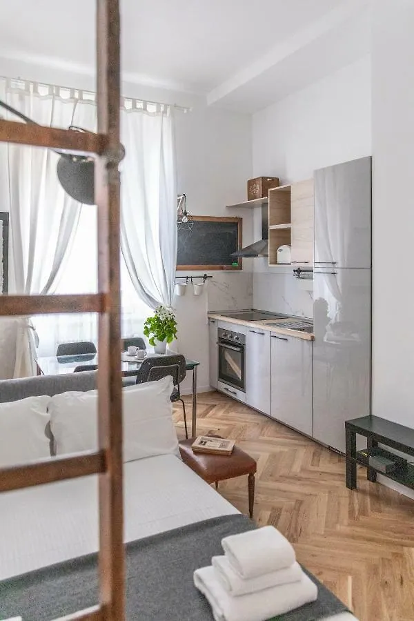 Menabrea 33 - Stylish Apartment! Milano 0*,  Italia